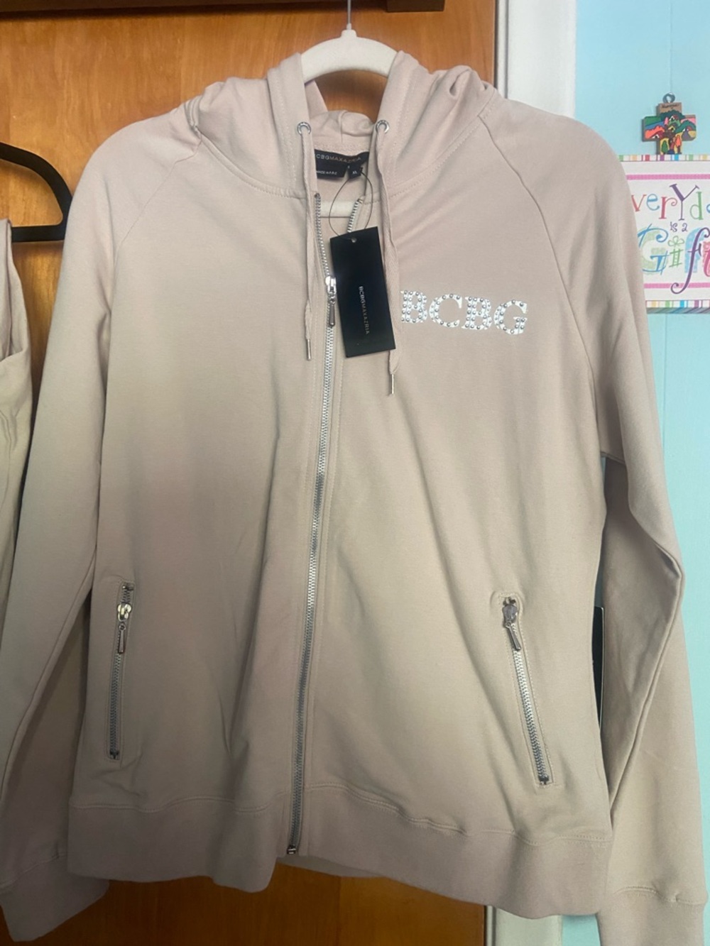 ✌️BCBGMaxAzria Beige Zip-Up Hoodie/Pants with Silver Logos/Hardware - Picture 6 of 15